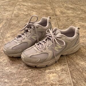 New Balance Women's Light Gray Sneakers